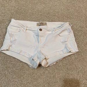 Cute white shorts